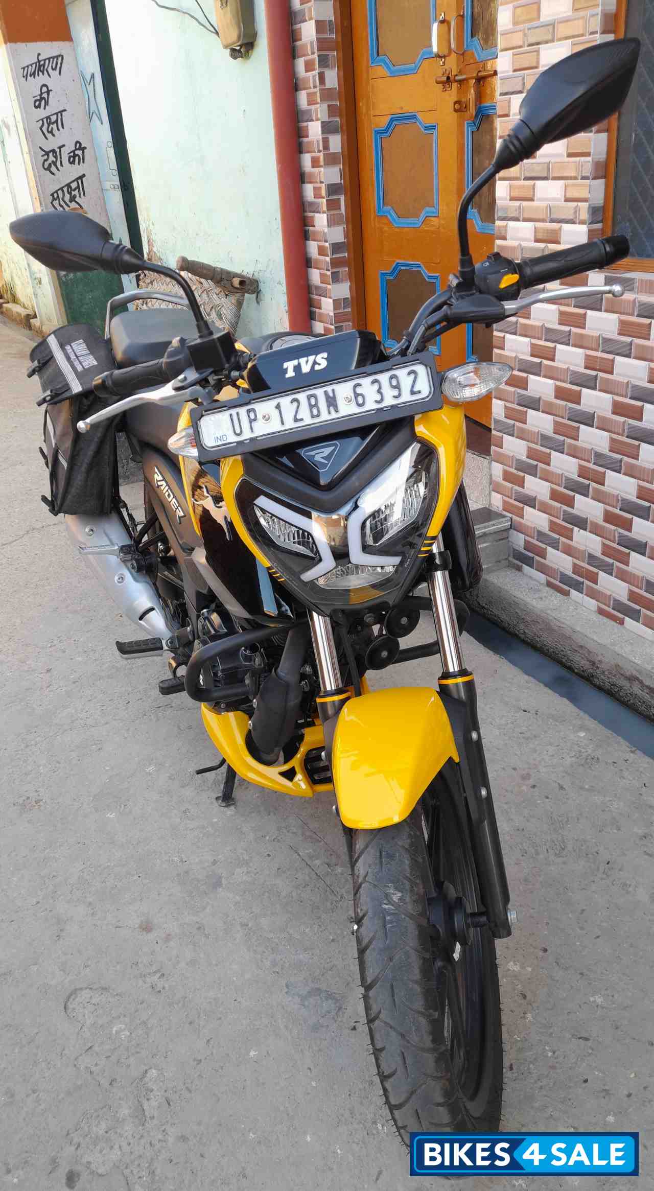Yellow TVS Raider 125 Yellow TVS Raider 125