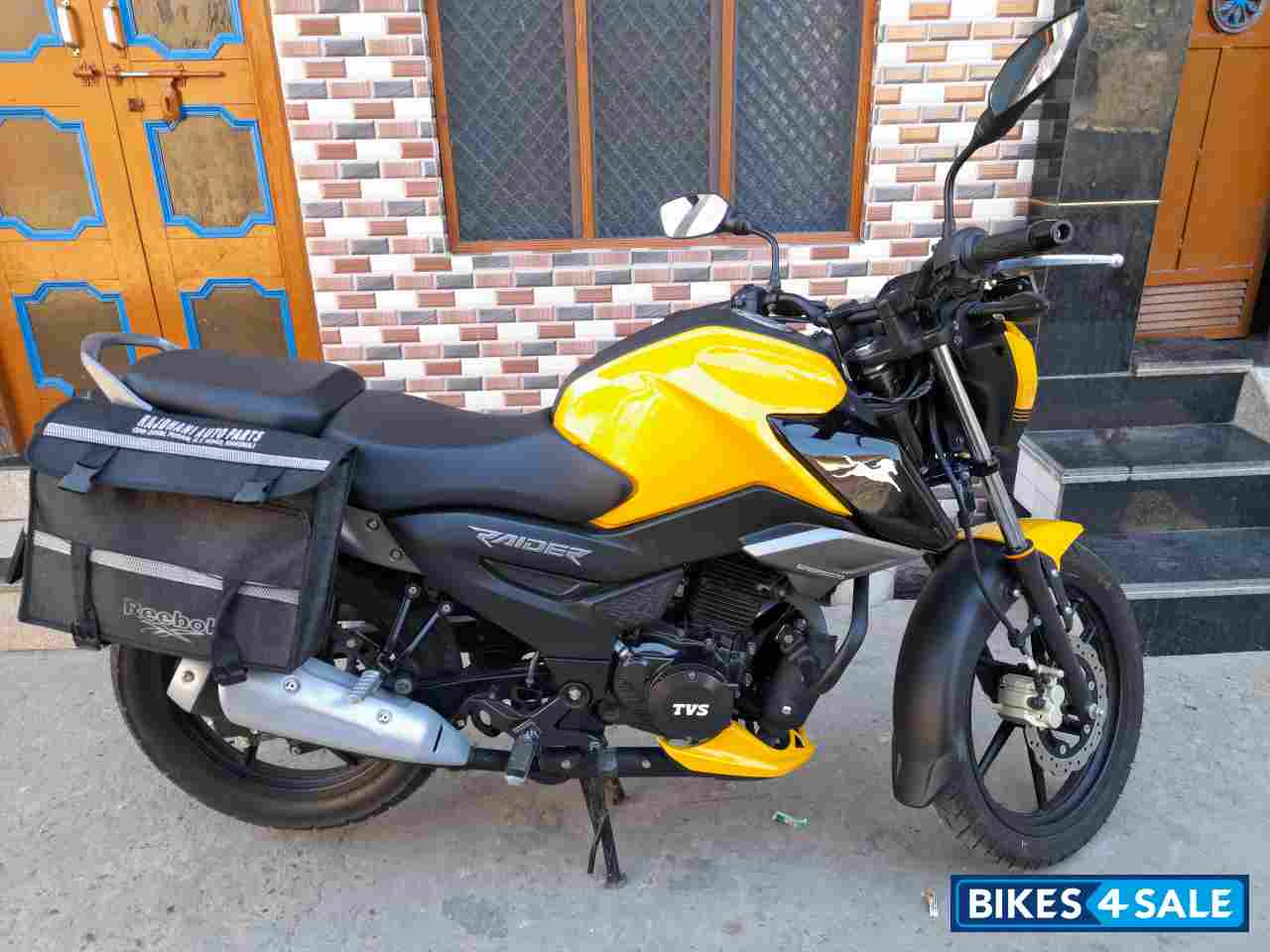 Yellow TVS Raider 125 Yellow TVS Raider 125