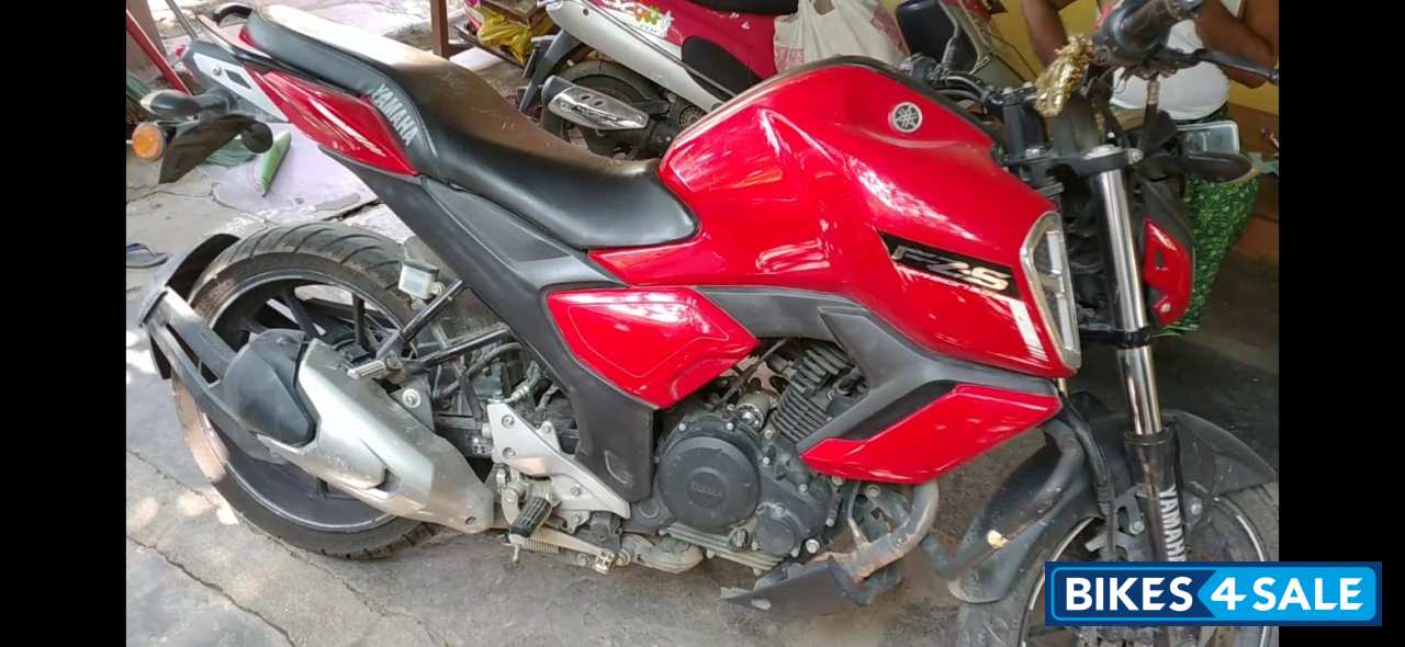 Red Yamaha FZ FI V3 BS6