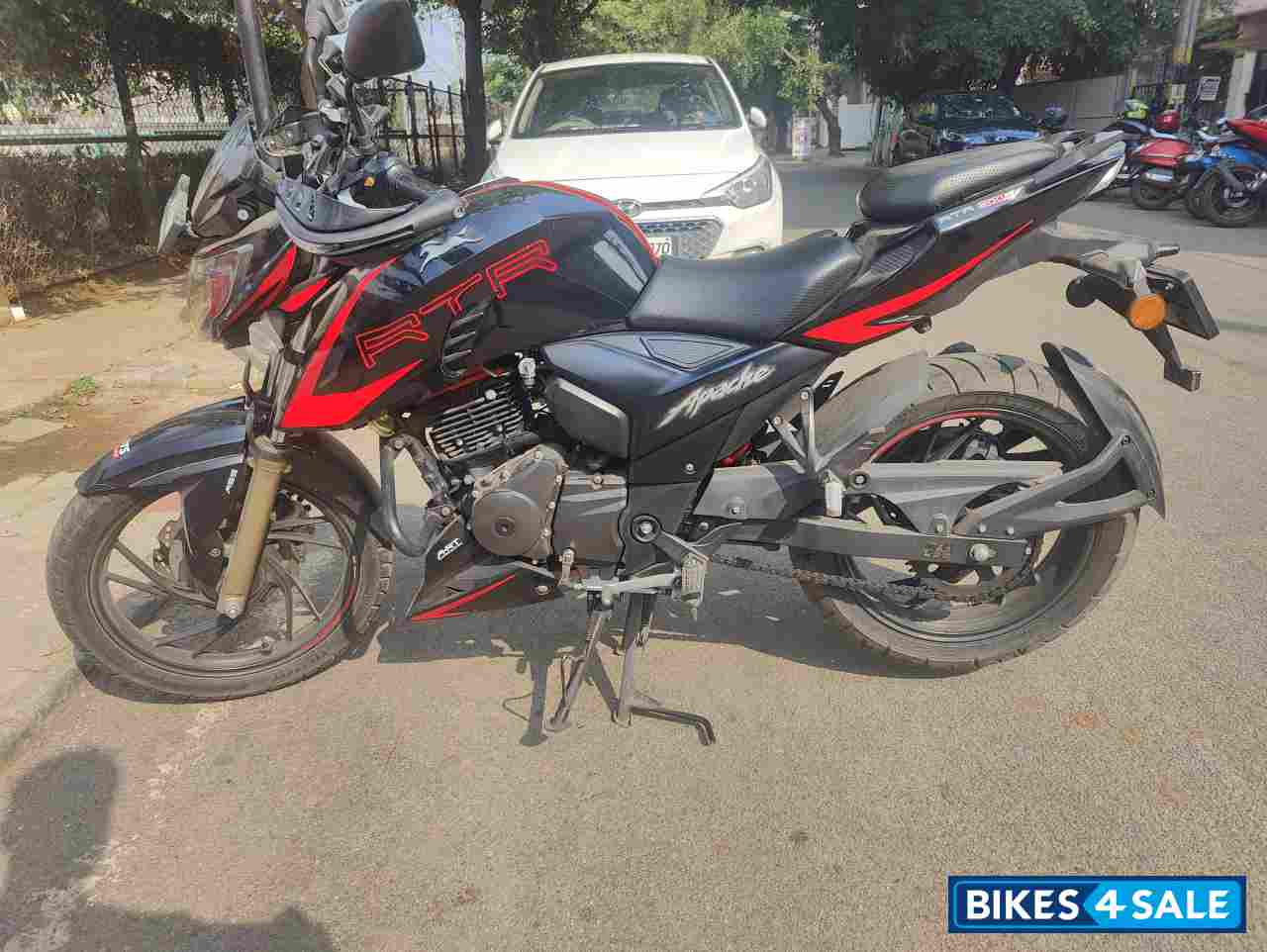 Black TVS Apache RTR 200 4V ABS Race Edition 2.0