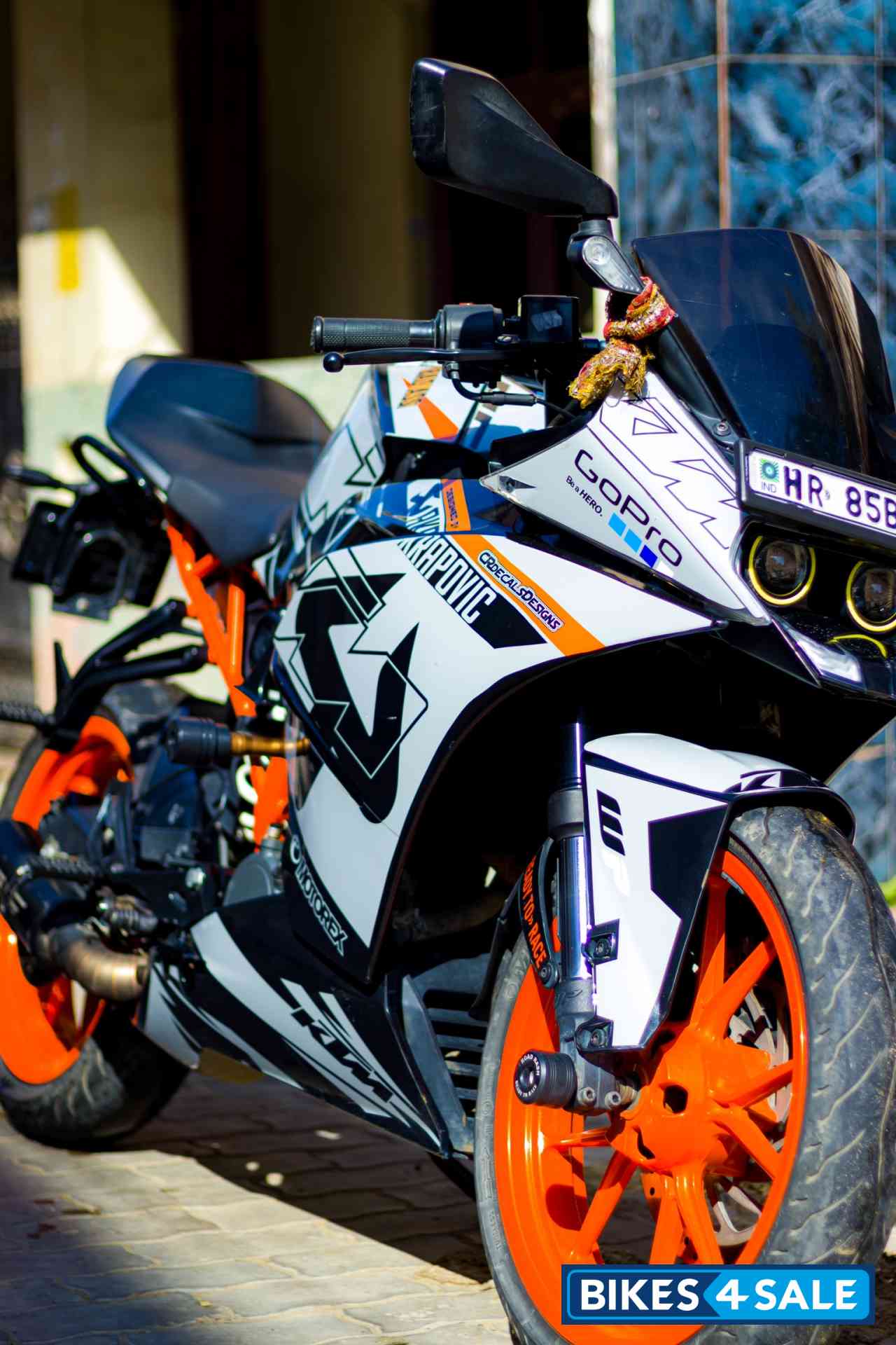 Black KTM RC 200