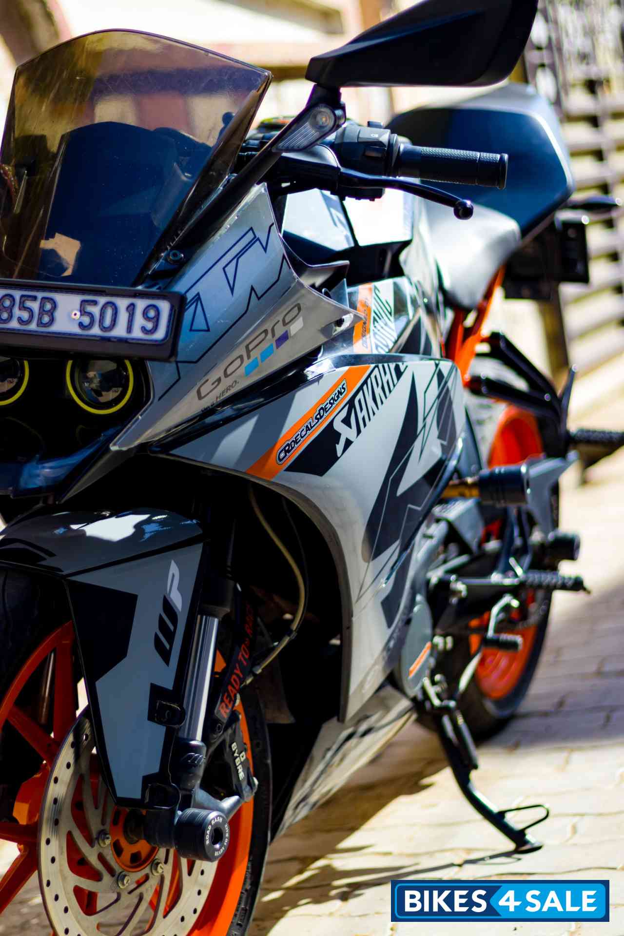 Black KTM RC 200