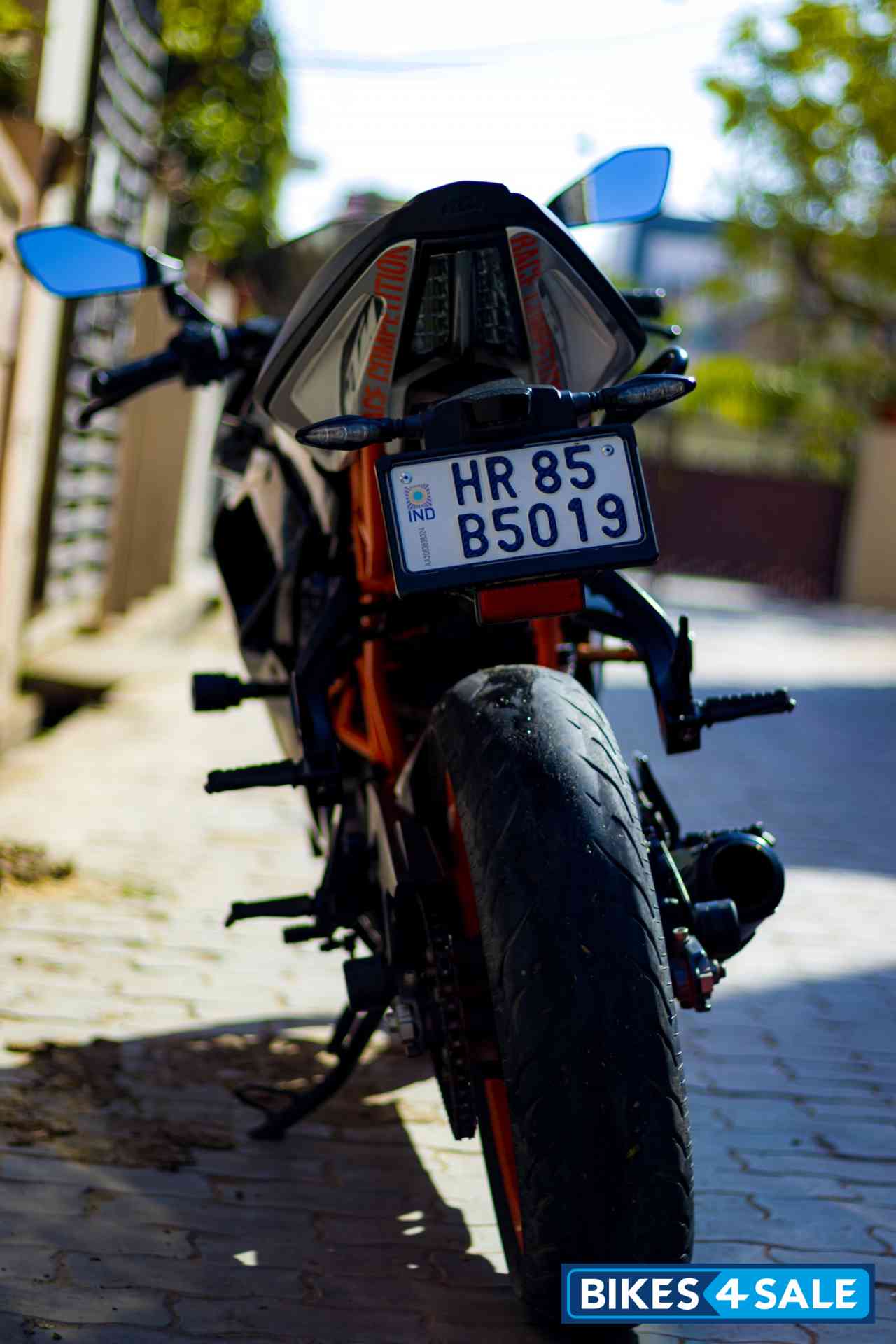 Black KTM RC 200