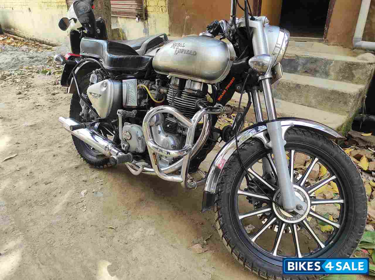 Silver Royal Enfield Bullet Electra 5S