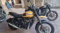 Yezdi Scrambler Single Tone