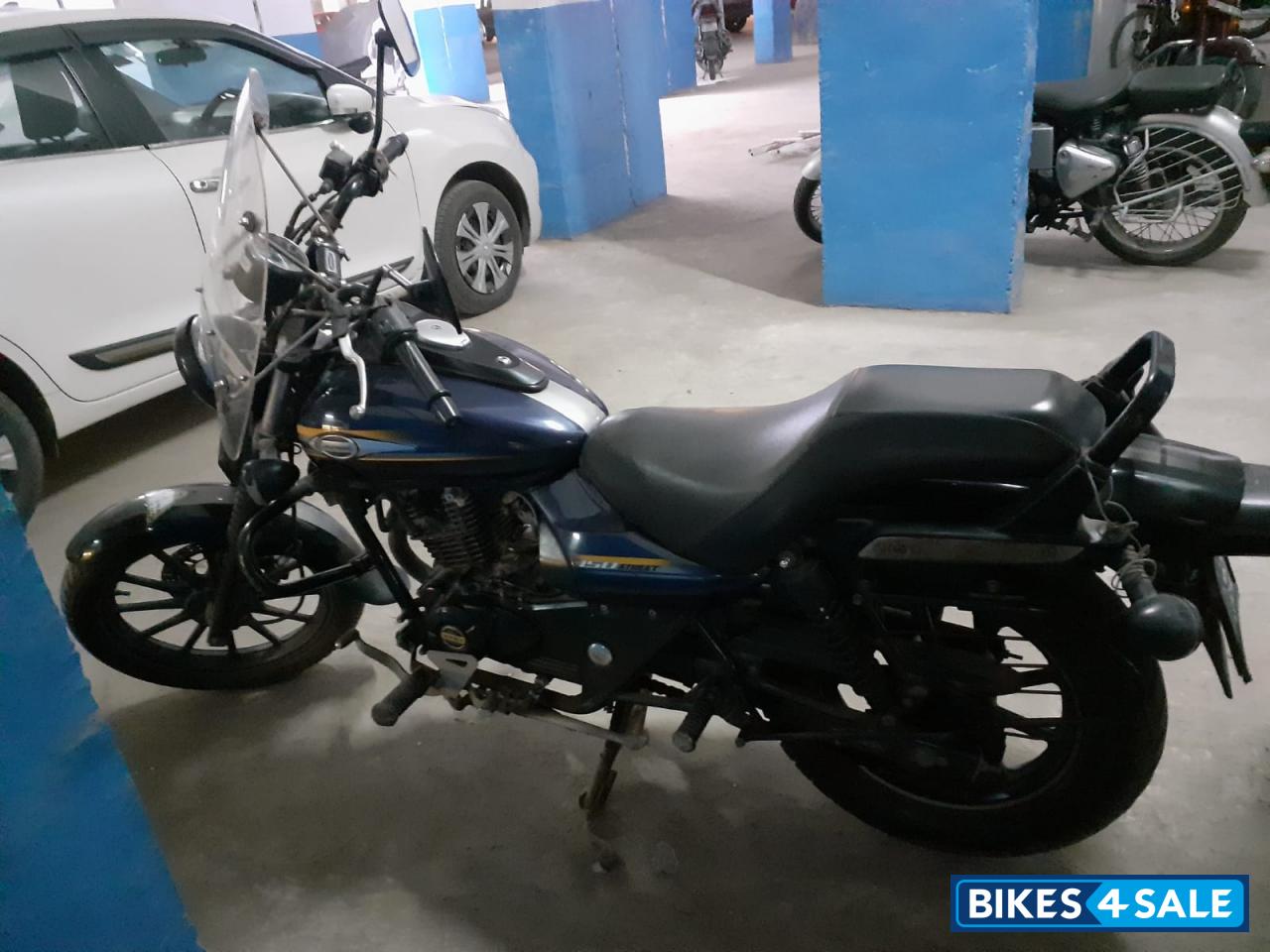 Bajaj Avenger