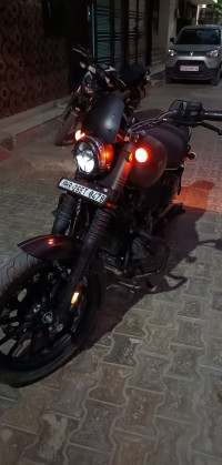 Yezdi Roadster Dark