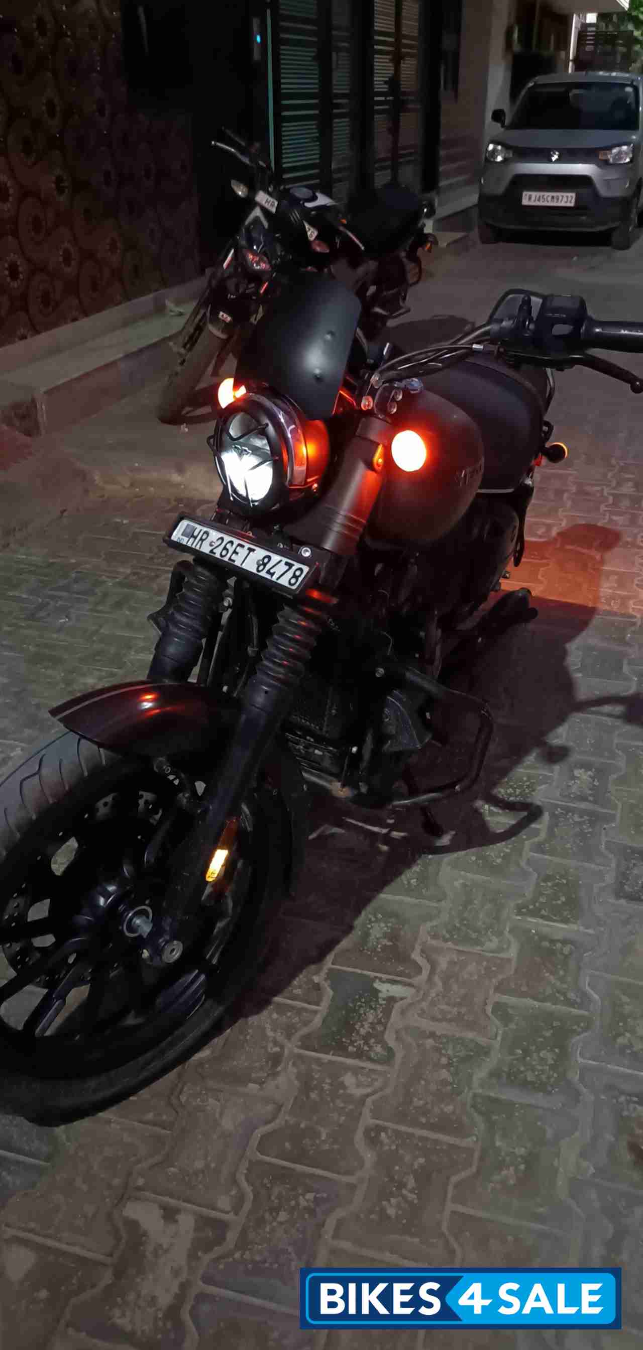 Yezdi Roadster Dark