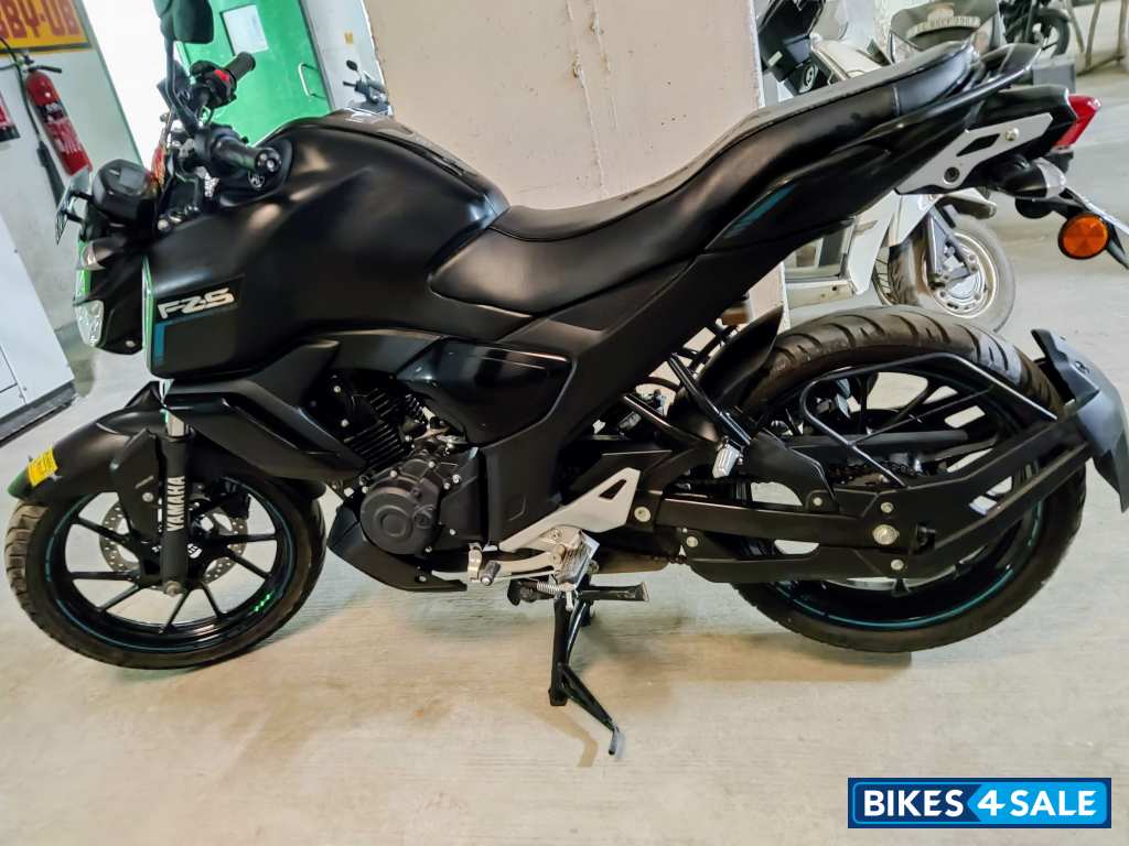 Matte Black Yamaha FZ-S FI V3
