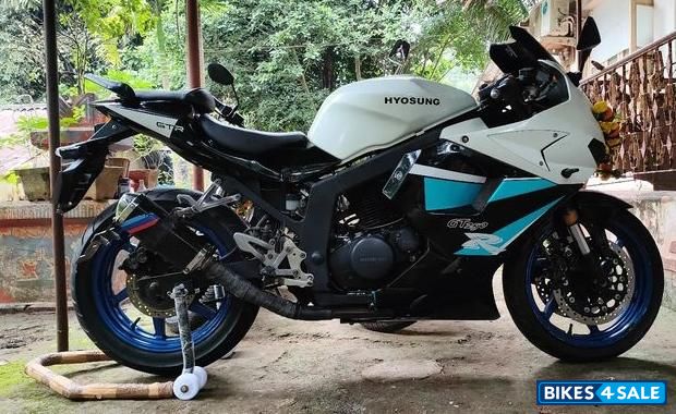 Hyosung GT250R