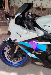 Hyosung GT250R