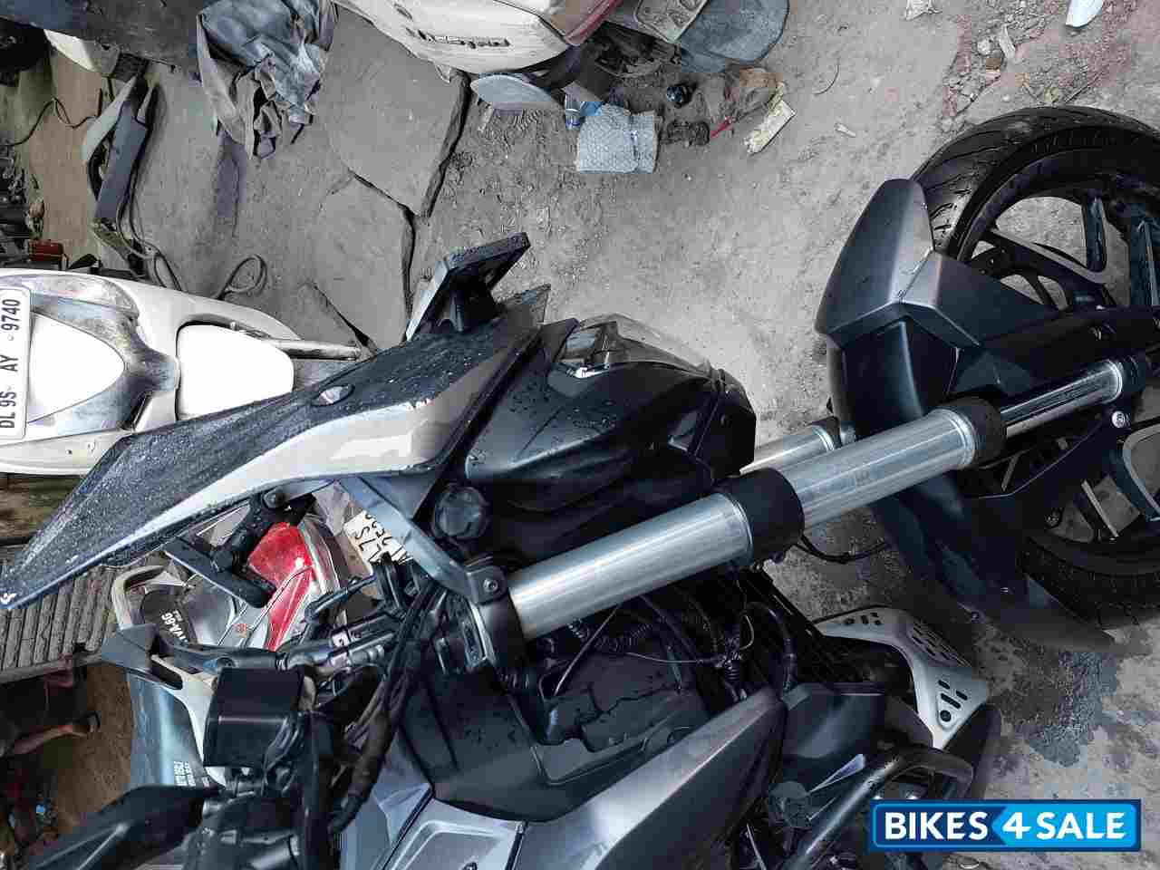 Black Bajaj Dominar 400 ABS BS6