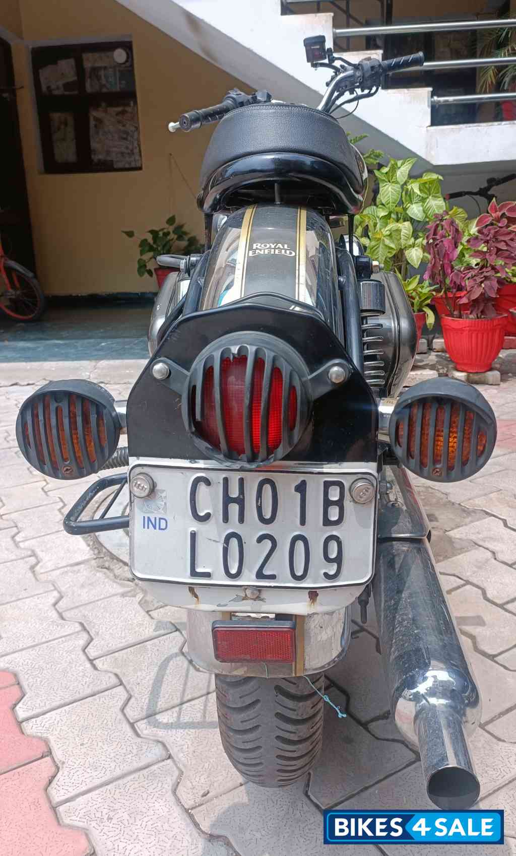 Chrome Graphite Royal Enfield Classic 500