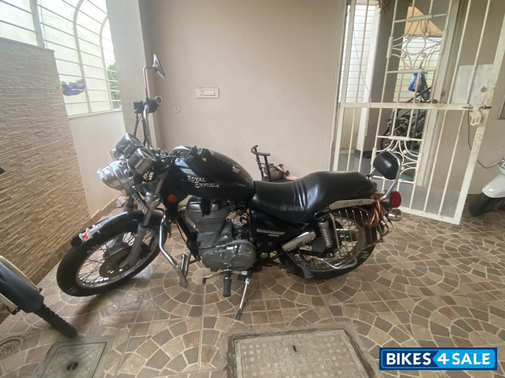 Black Royal Enfield Thunderbird TwinSpark 350