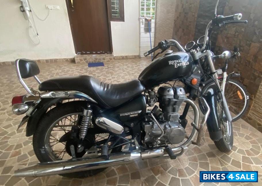 Black Royal Enfield Thunderbird TwinSpark 350