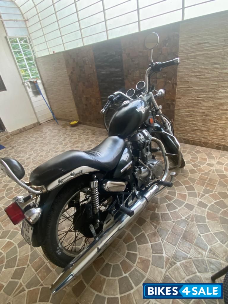 Black Royal Enfield Thunderbird TwinSpark 350