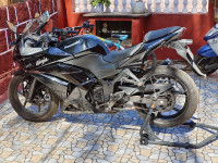 Black Kawasaki Ninja 250R