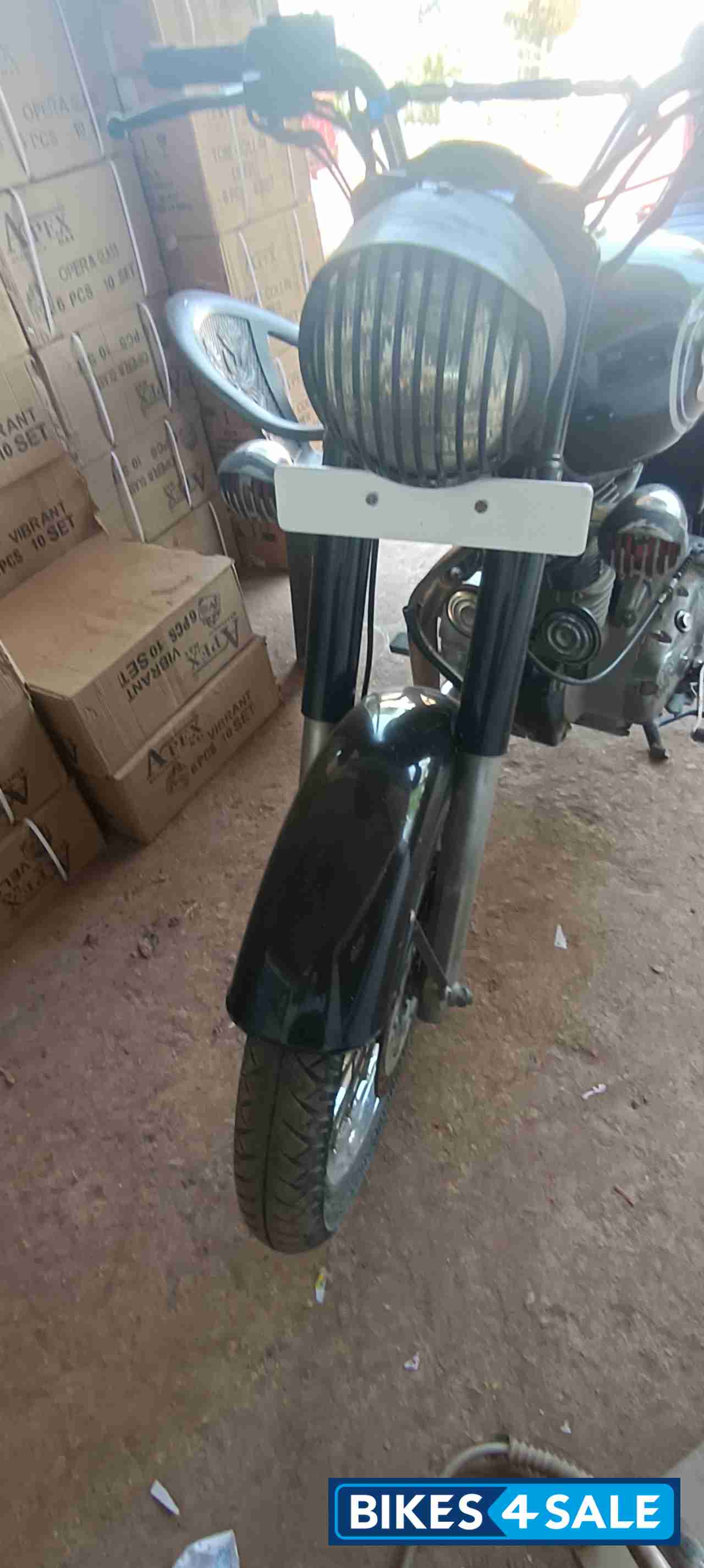 Black Royal Enfield Bullet 500