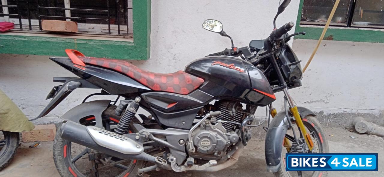 Bajaj Pulsar 125 Neon Disc Single Seat