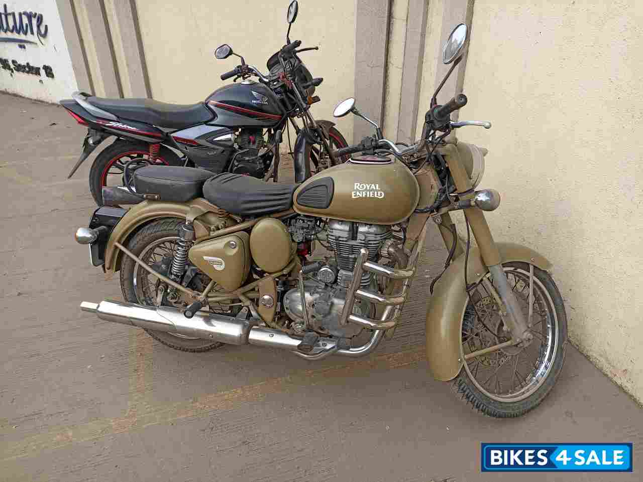 Royal Enfield Classic Desert Storm