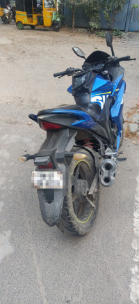 Blue Suzuki Gixxer SF