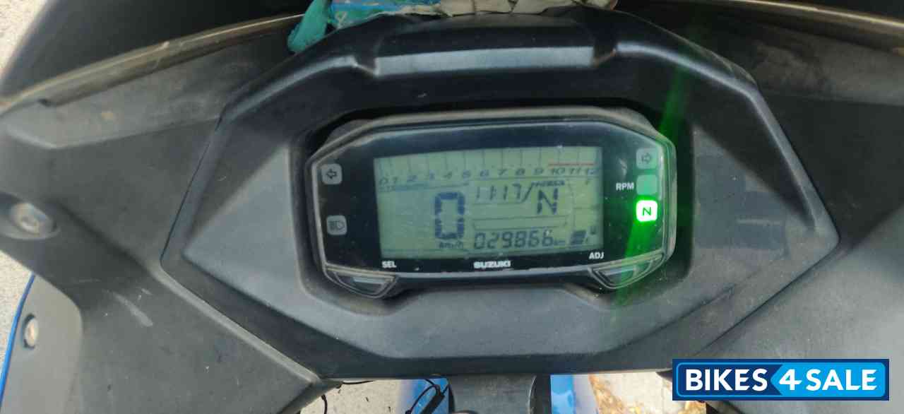 Blue Suzuki Gixxer SF