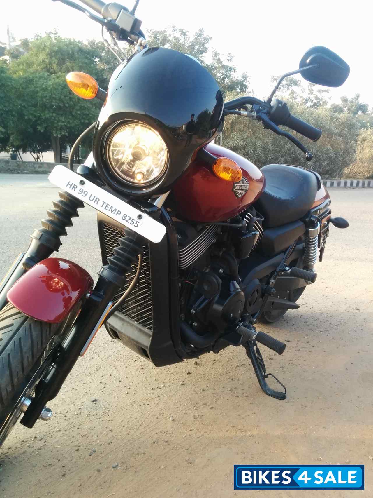 Red Harley Davidson Street 750