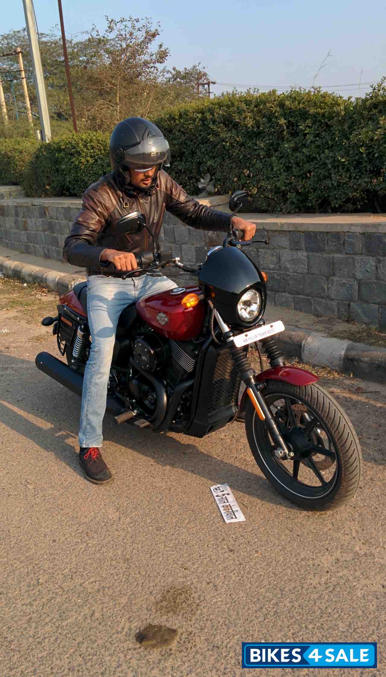 Red Harley Davidson Street 750