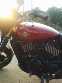 Red Harley Davidson Street 750