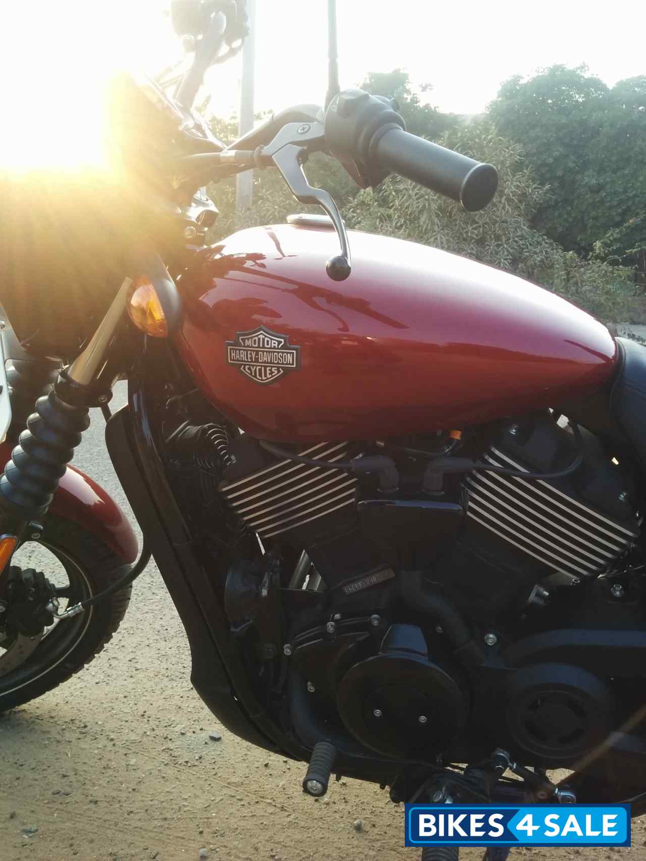 Red Harley Davidson Street 750