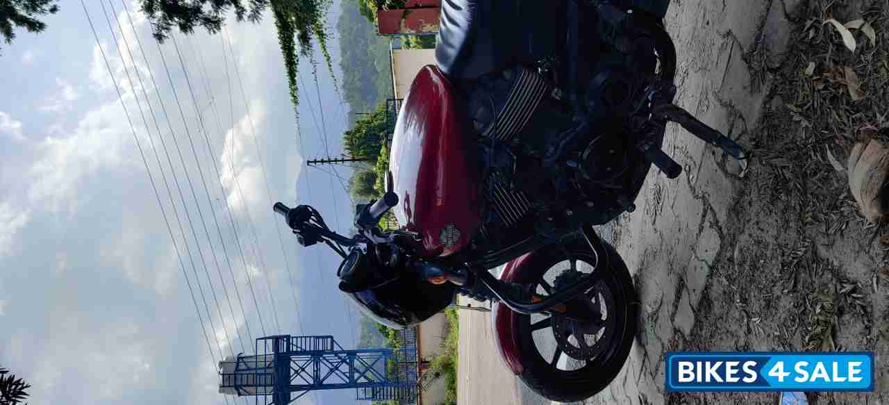 Red Harley Davidson Street 750