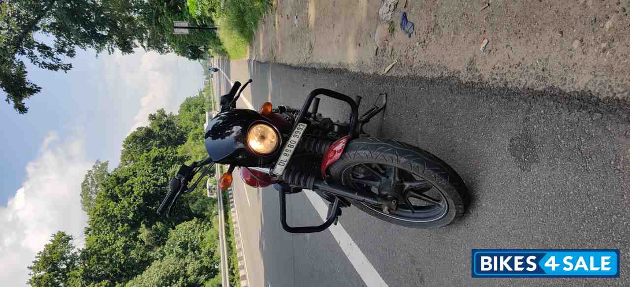 Red Harley Davidson Street 750