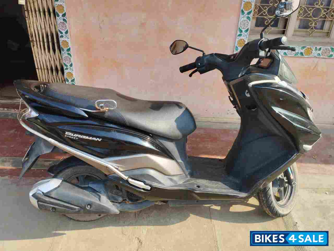 Suzuki Burgman Street