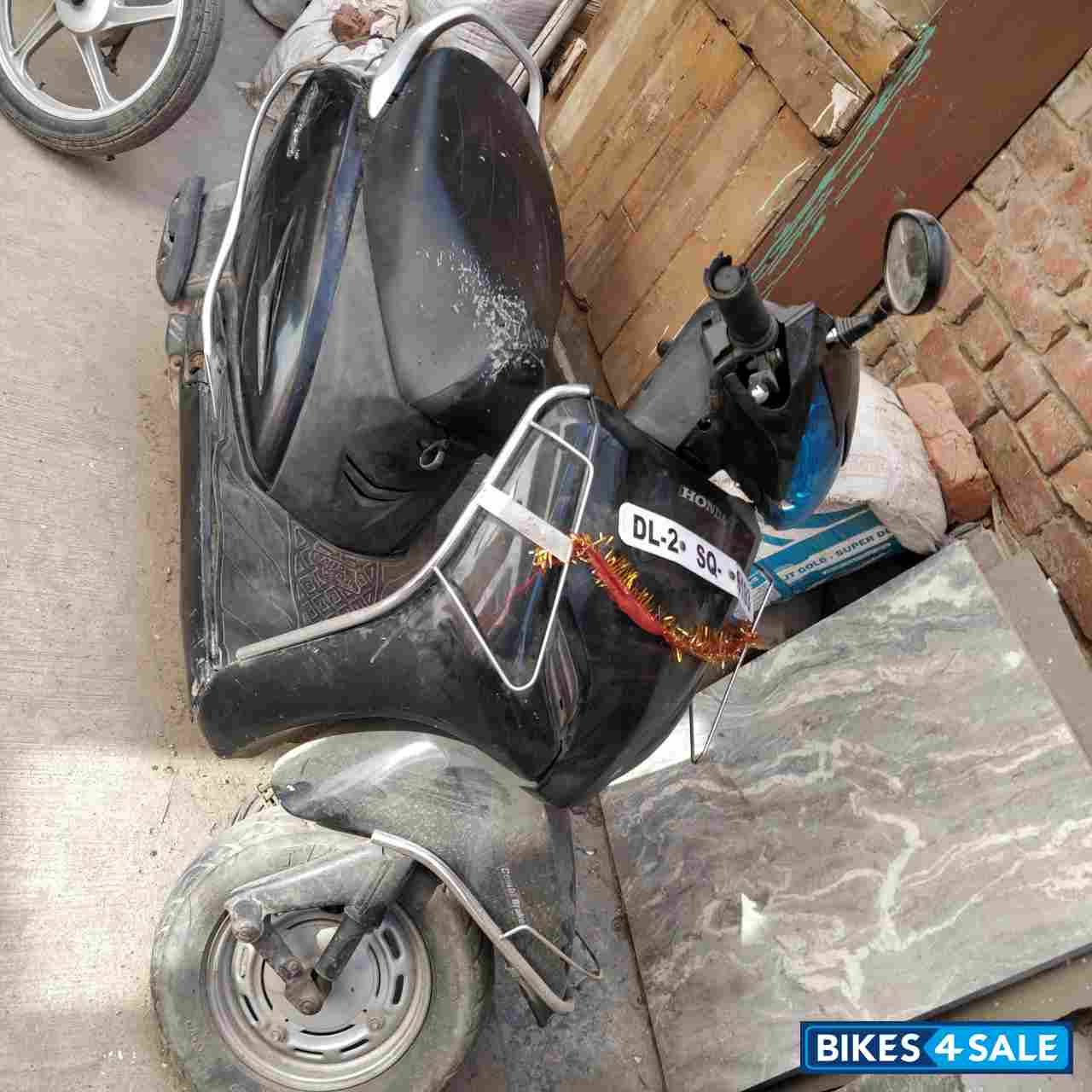 Black Honda Activa 125
