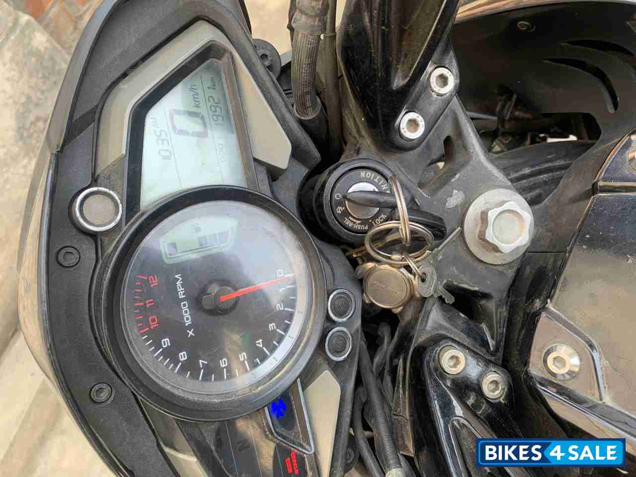 Black Bajaj Pulsar 200 NS