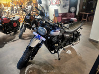 Yezdi Scrambler Dual Tone