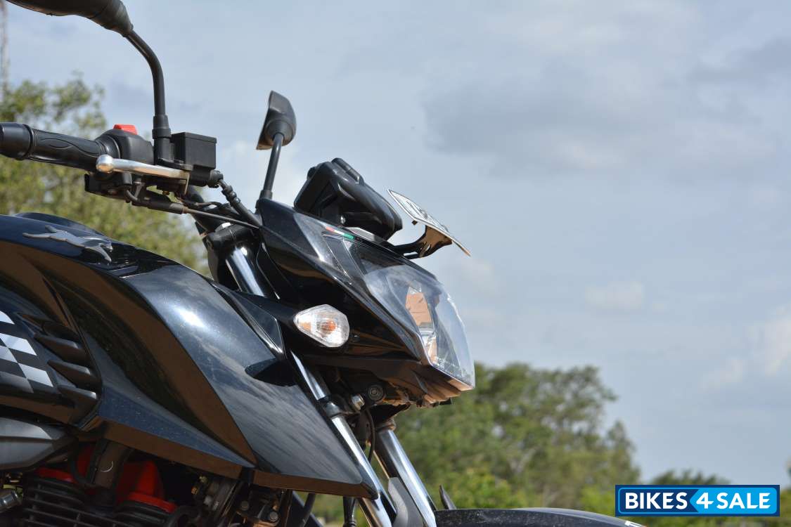 Black TVS Apache RTR 160 4V
