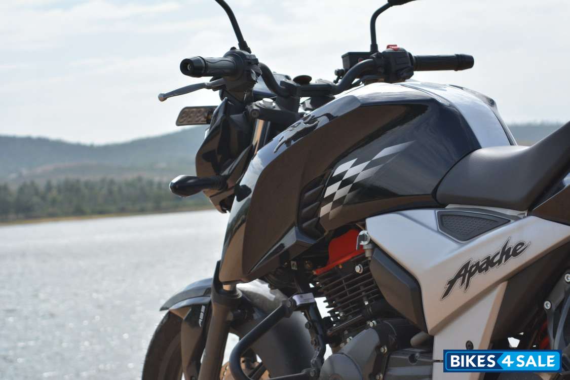 Black TVS Apache RTR 160 4V