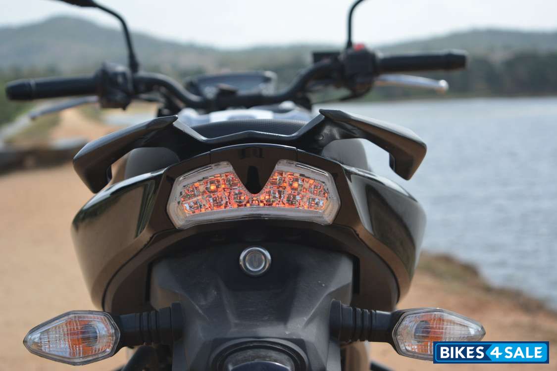 Black TVS Apache RTR 160 4V