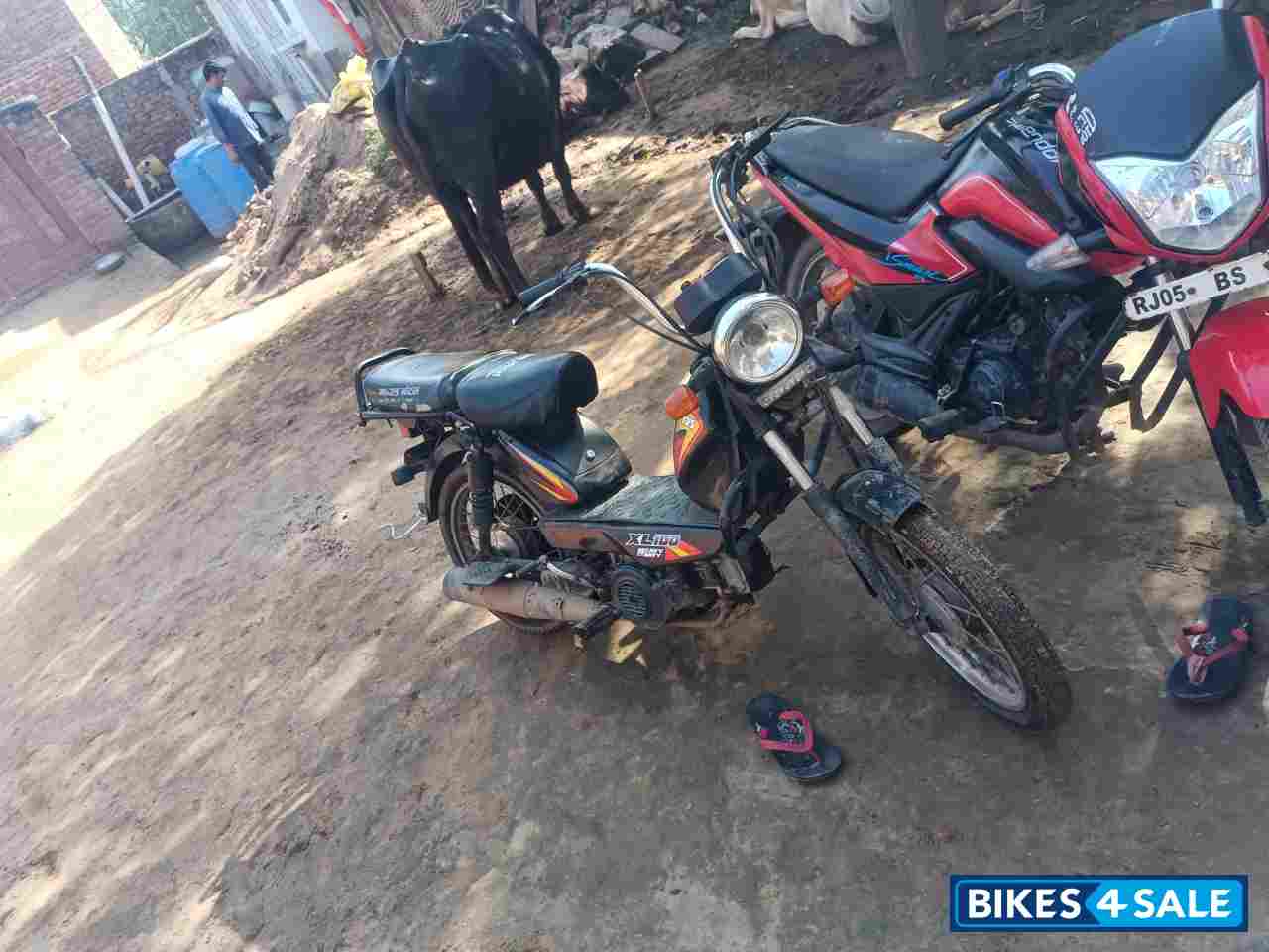 Red Black TVS XL 100 Heavy Duty