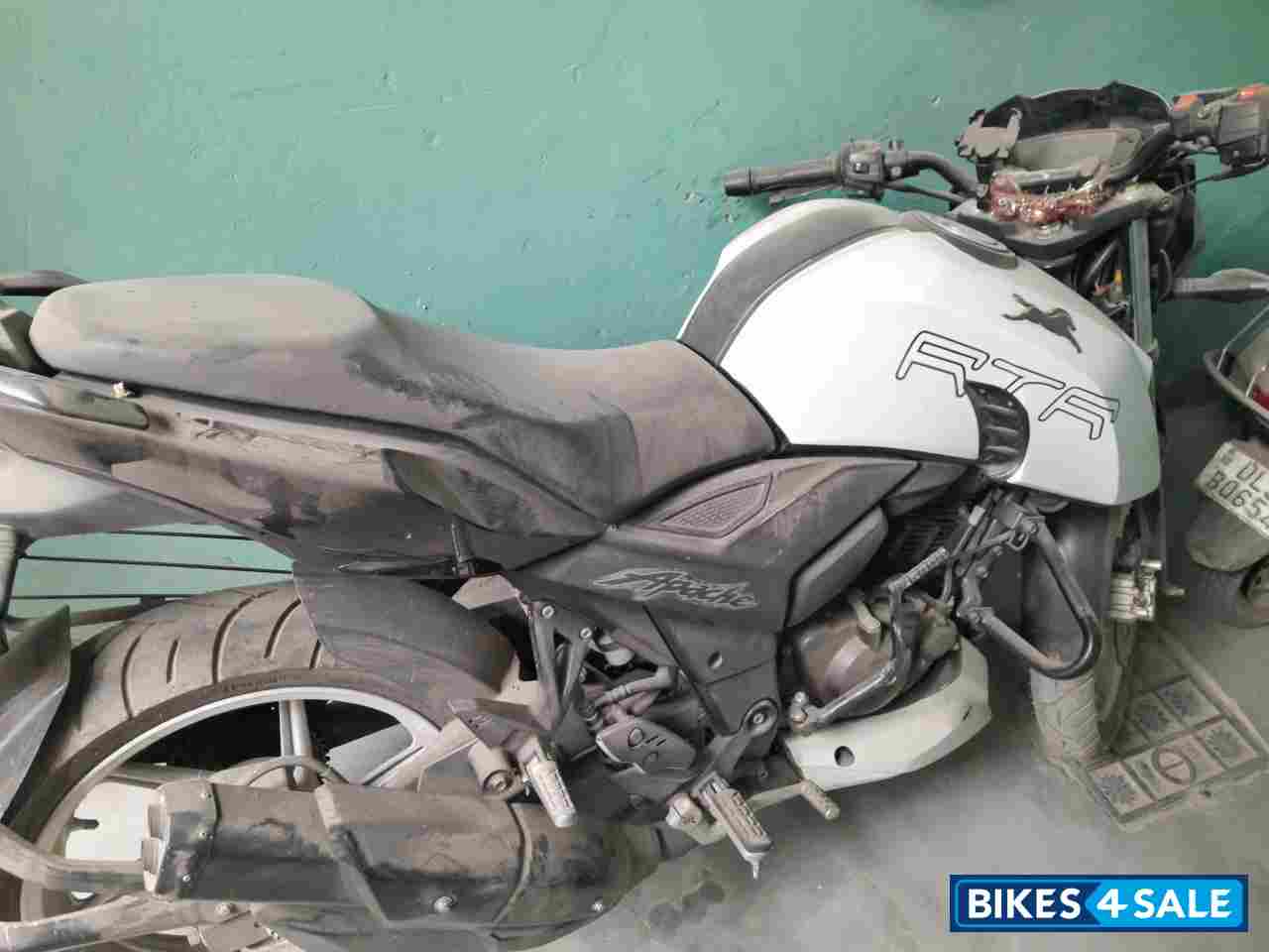 TVS Apache RTR 160 4V