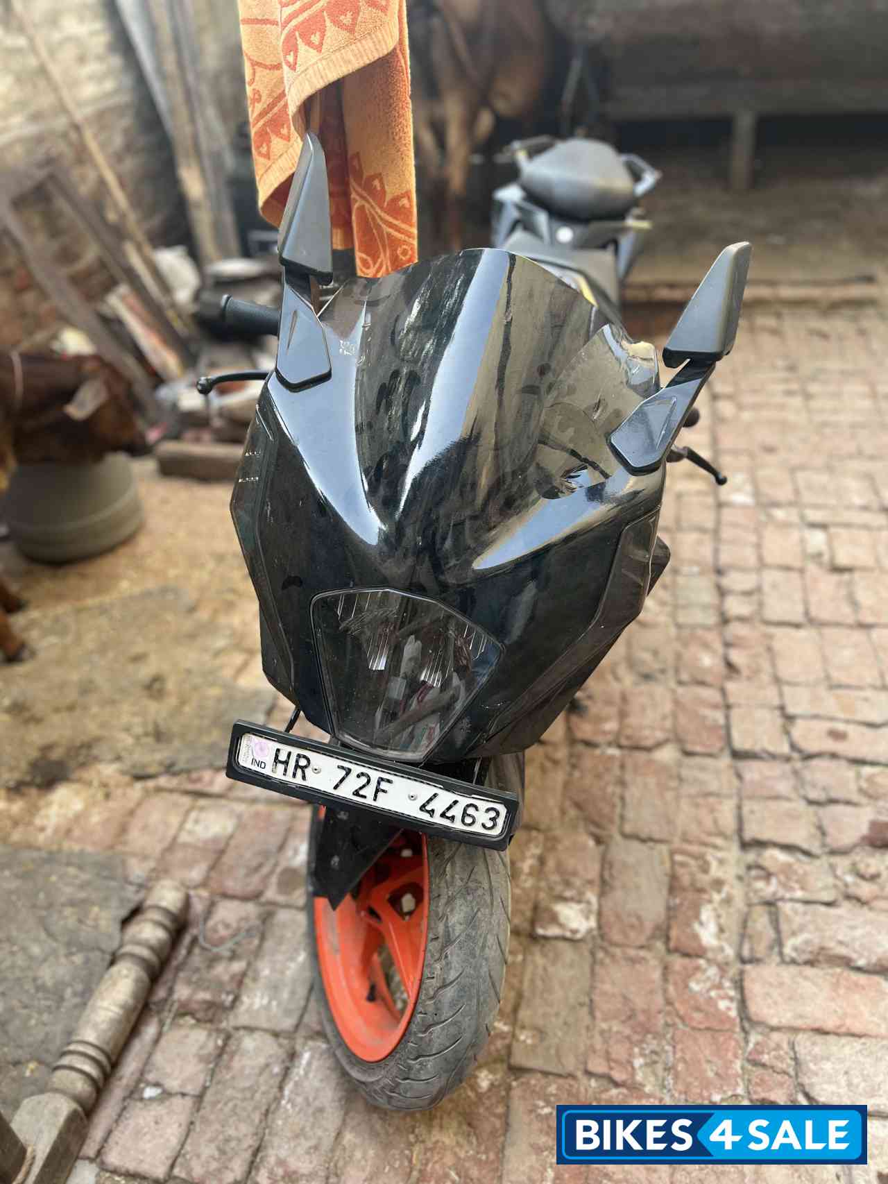 Ebony Black Met KTM RC 200 2022
