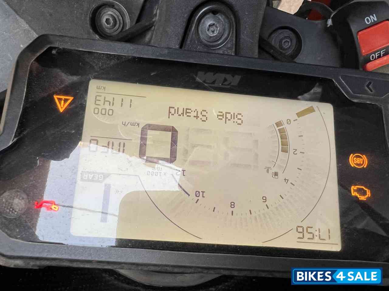 Ebony Black Met KTM RC 200 2022