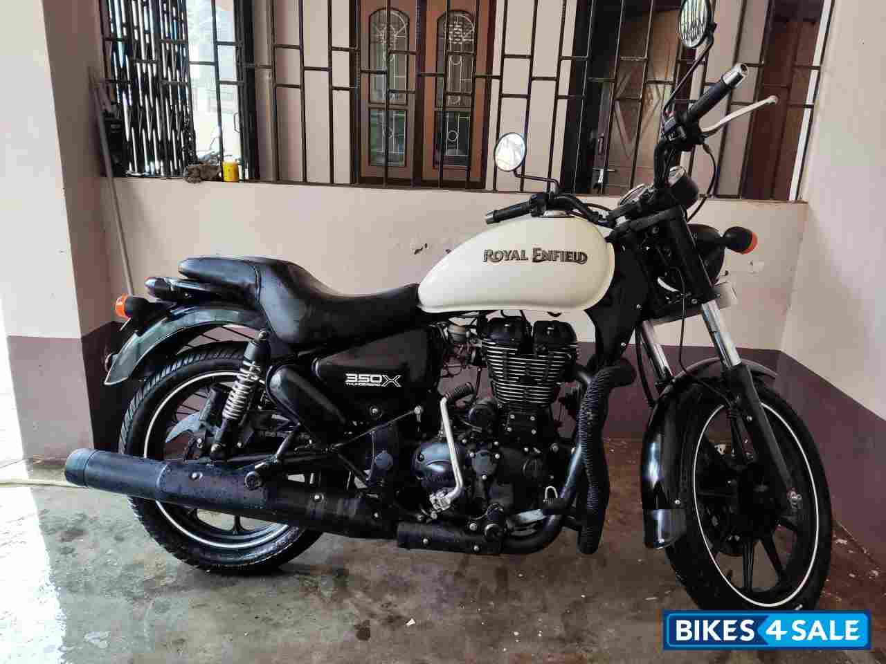 White Royal Enfield Thunderbird X 350