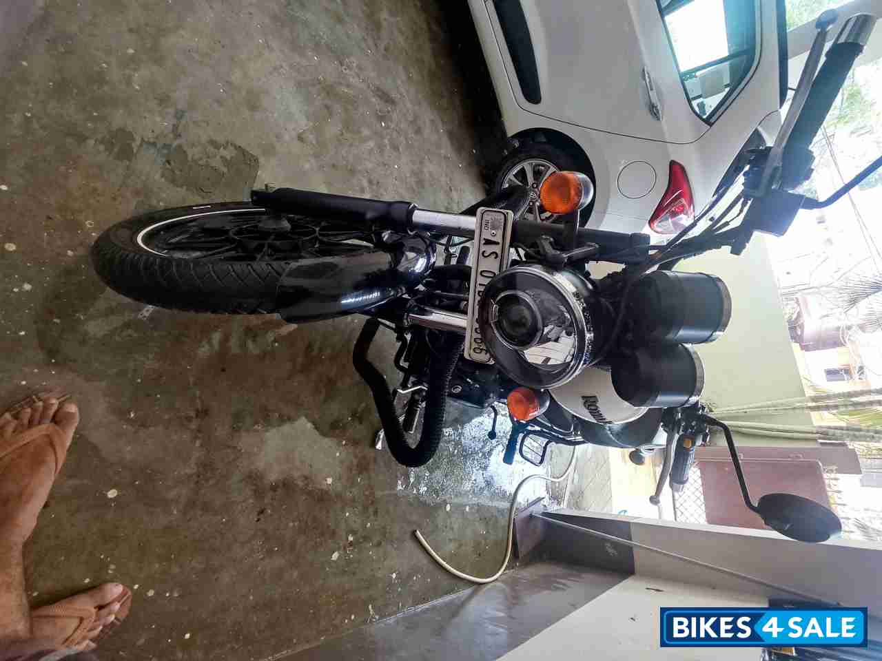 White Royal Enfield Thunderbird X 350