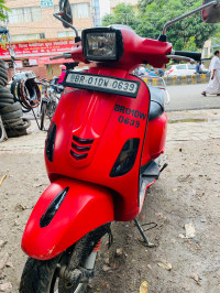 Matt Dragon Red Vespa SXL 125