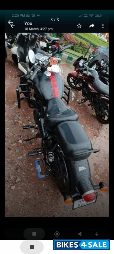Black Royal Enfield Classic 350 Dual Channel BS6