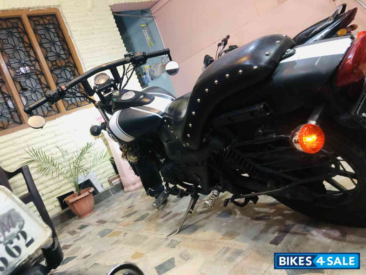 Bajaj Avenger Street 150