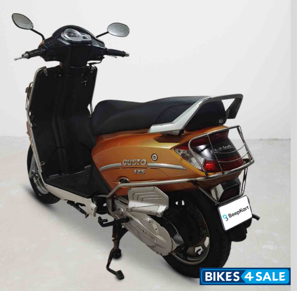 Mahindra Gusto 125