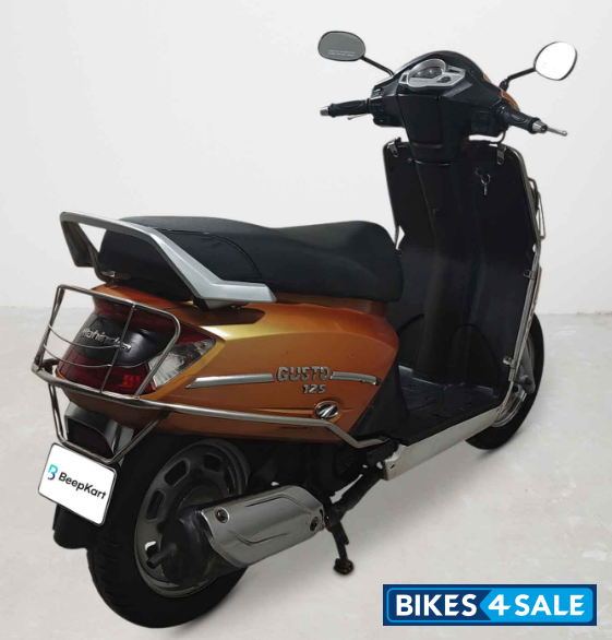 Mahindra Gusto 125